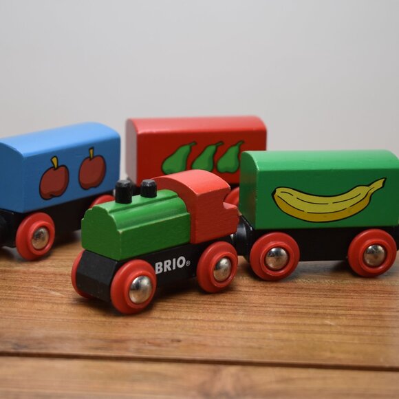 Brio Vintage from My First Set Trains Engine and Apples Bananas Pears Carriages - Picture 3 of 8